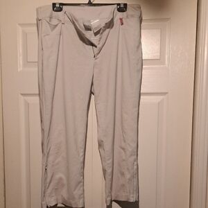 Nike Beige Lightweight Capri Womans Golfing Or casual dress pants.